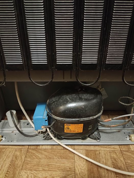 Продам б/у No frost холодильник Whirlpool