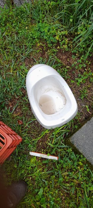Urinol da roca como novo