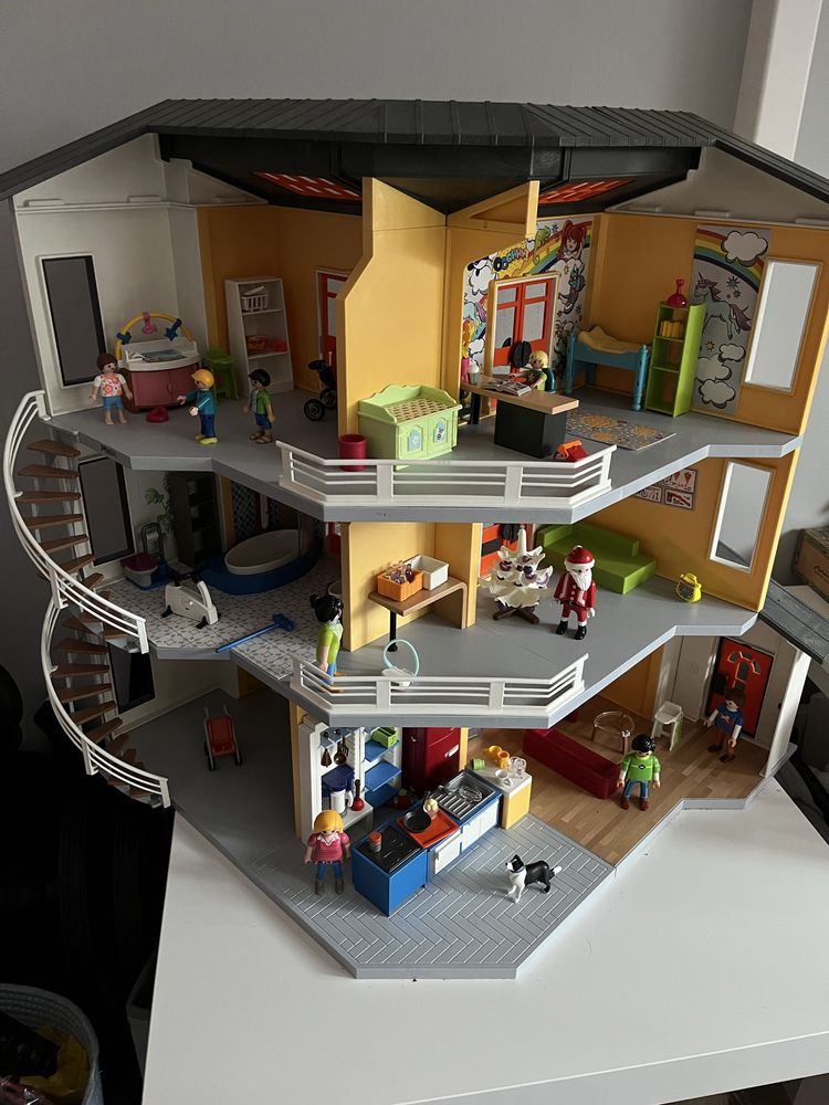 Duzy Domek Playmobil 9266+ meble, ludziki i alcwsoria