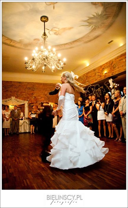 Niebanalna przepiękna suknia ślubna roz.40