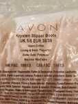 Par de pantufas quentinhas, tamanho 38-39 novas. Marca Avon