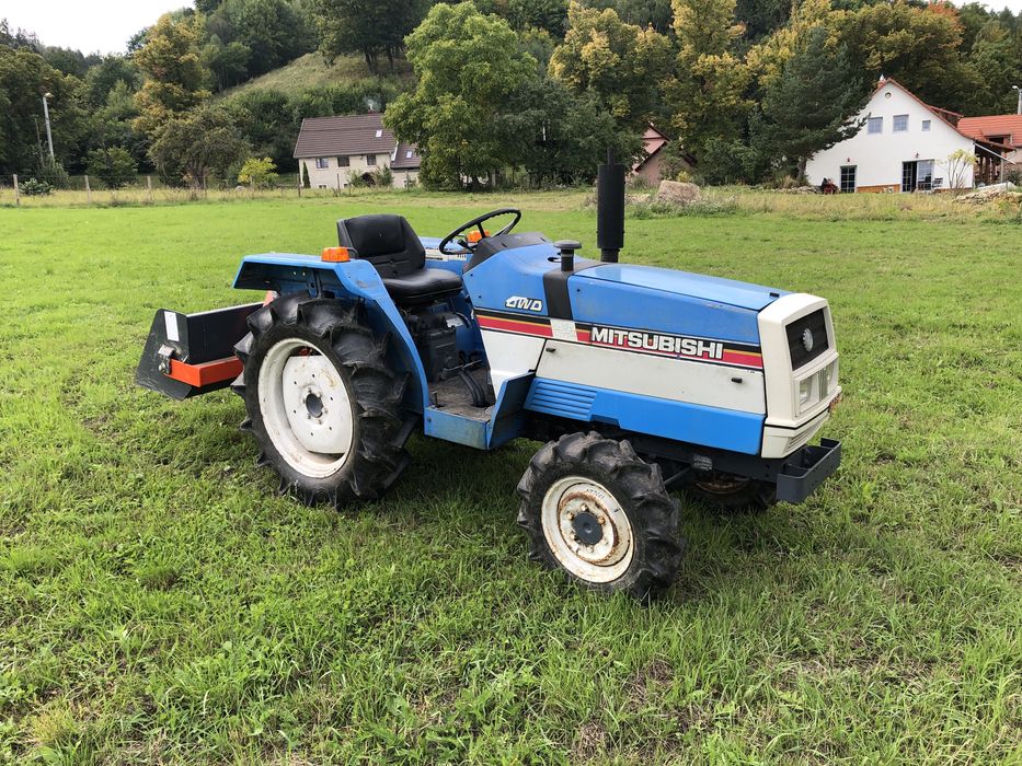 Traktor Mitsubishi MT2001 DX 4x4!