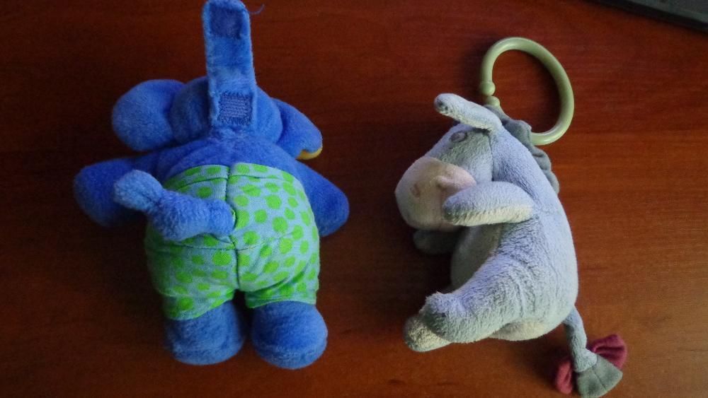 игрушка на коляску-кроватку