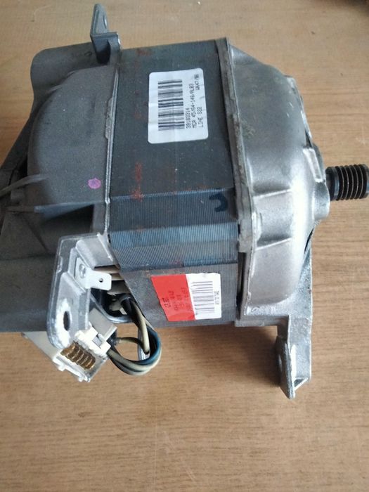 Двигун до пральної машини