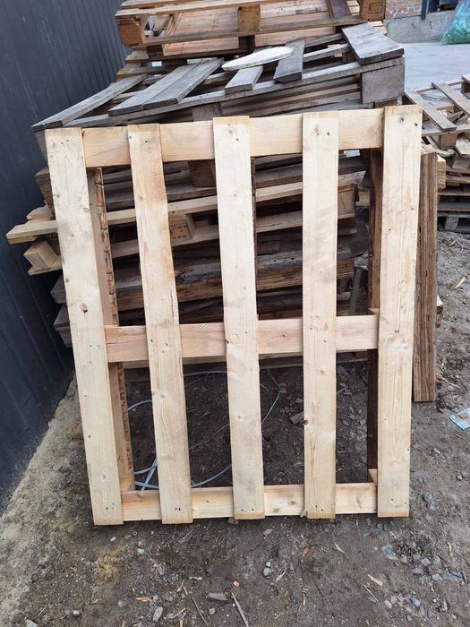 Продам піддони у хорошому стані