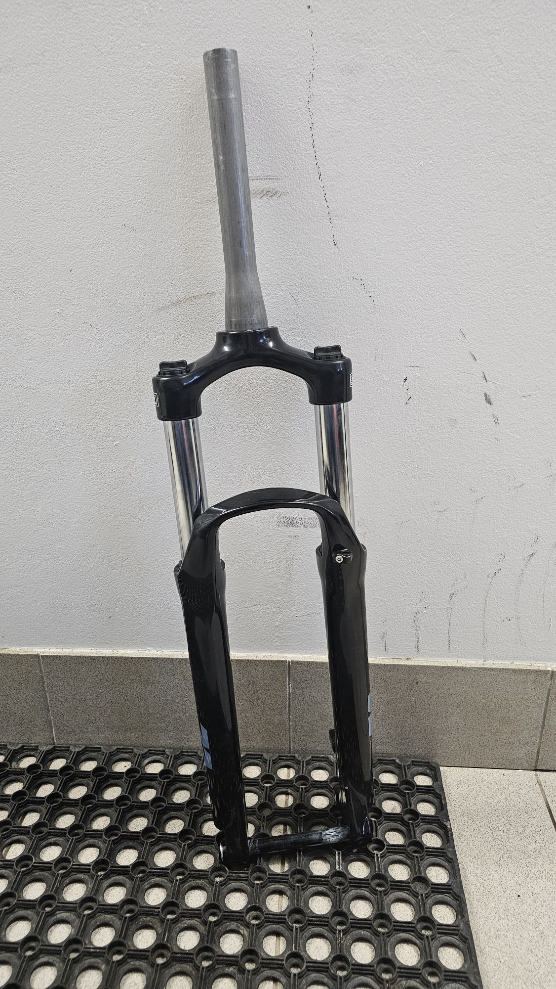 SR Suntour XCM 32 widelec amortyzator