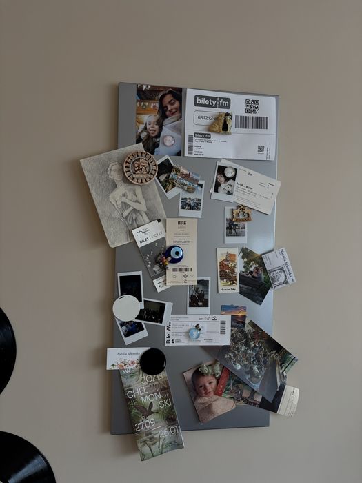 Dwie srebrne tablice magnetyczne Ikea