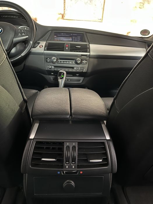 Автомобіль BMW X5