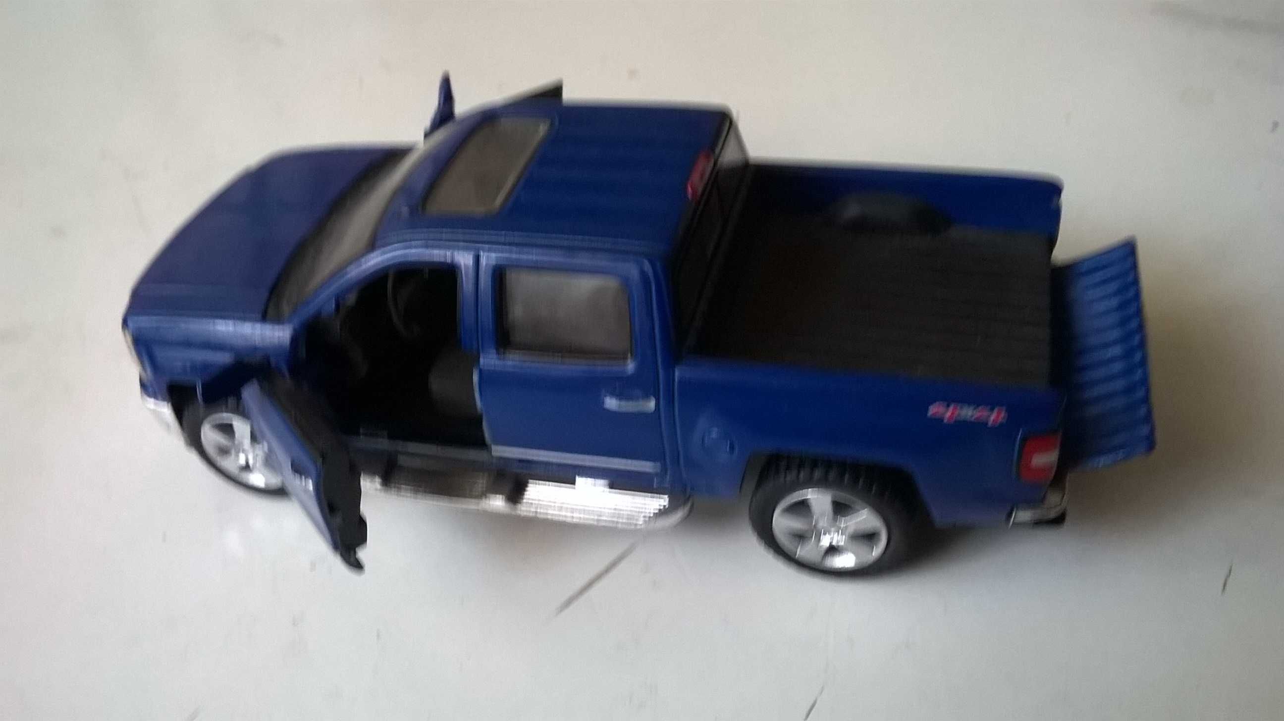 CHEVROLET Silverado model z przyczepą lawetą + pocket car