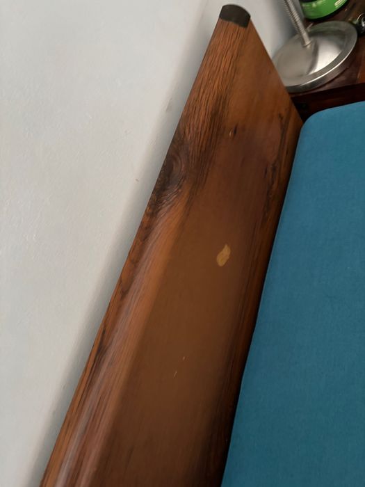 Tapczan jednoosobowy ze schowkiem na pościel