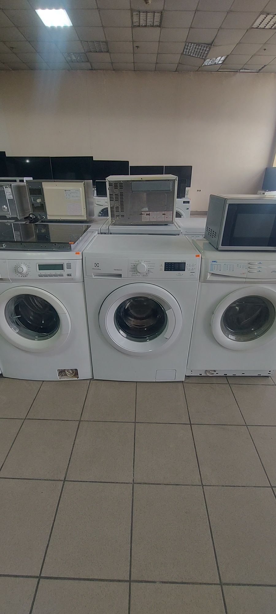 Пральна машина Elektrolux EWS11064EW 45 см