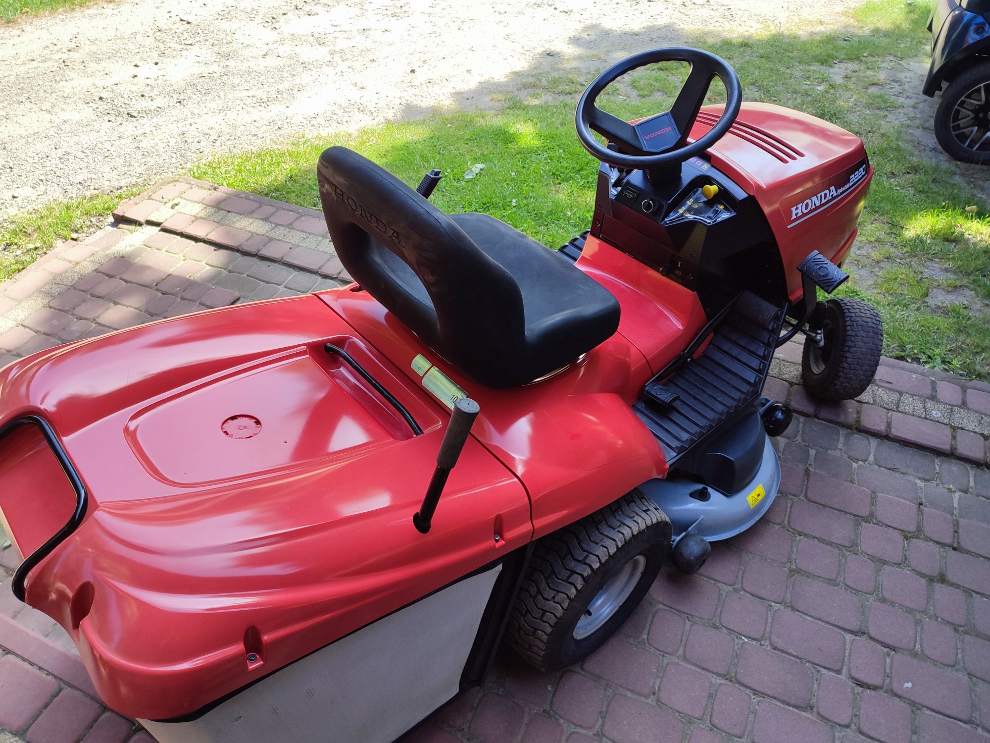 Traktorek kosiarka Honda 2220 z koszem 20 KM hydro super stan