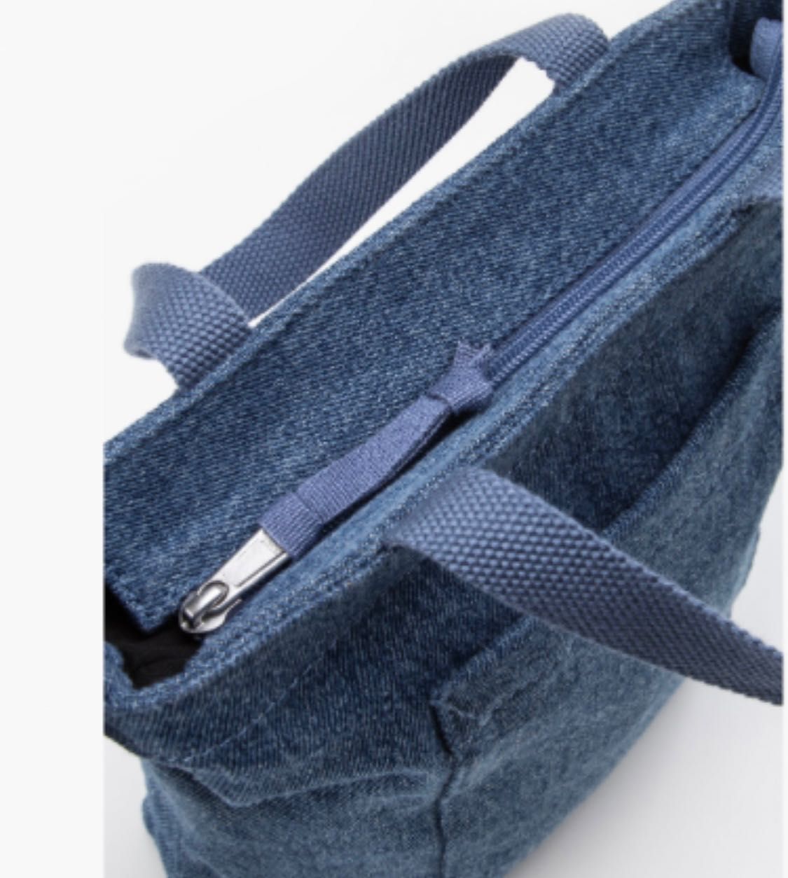 Levi’s mini tote bag