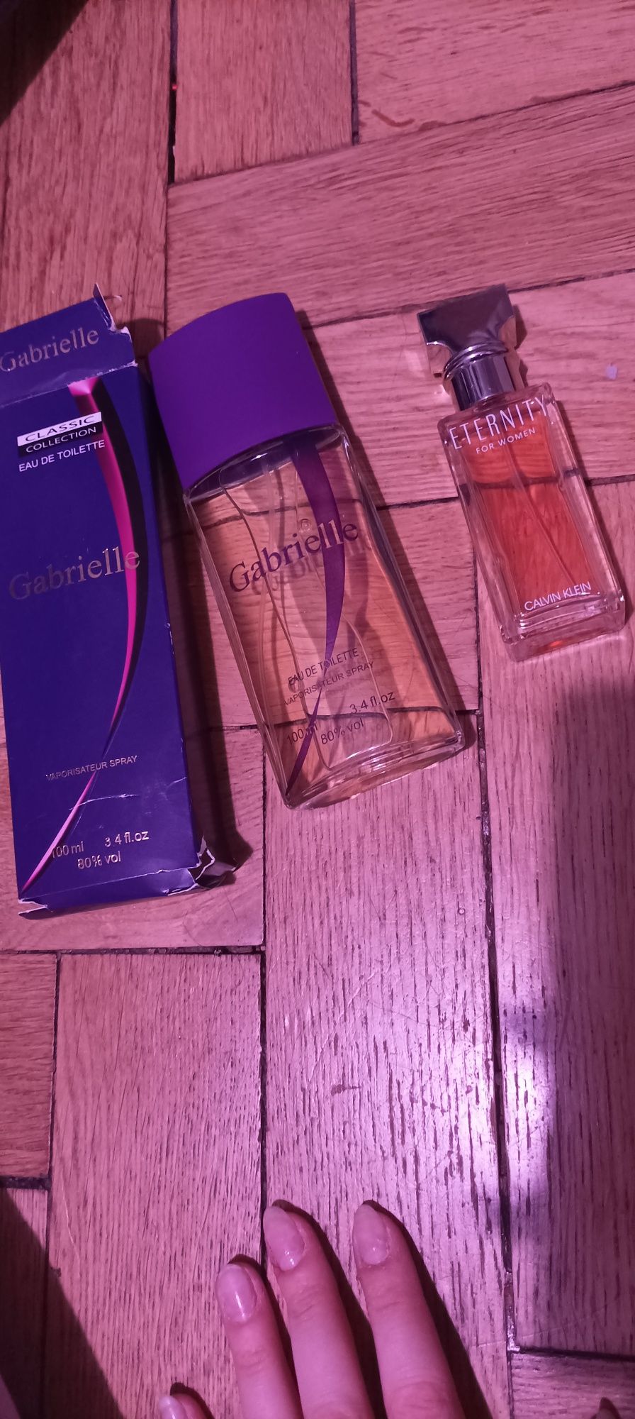 Zamienię miecz drewniany perfumy 2x pełne opaskę okulary i kolczyki