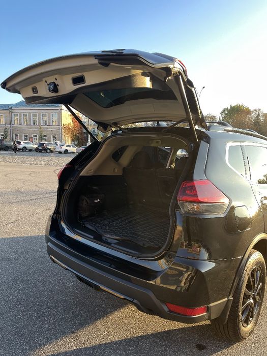 Продам ніссан рог 2017 року SE+