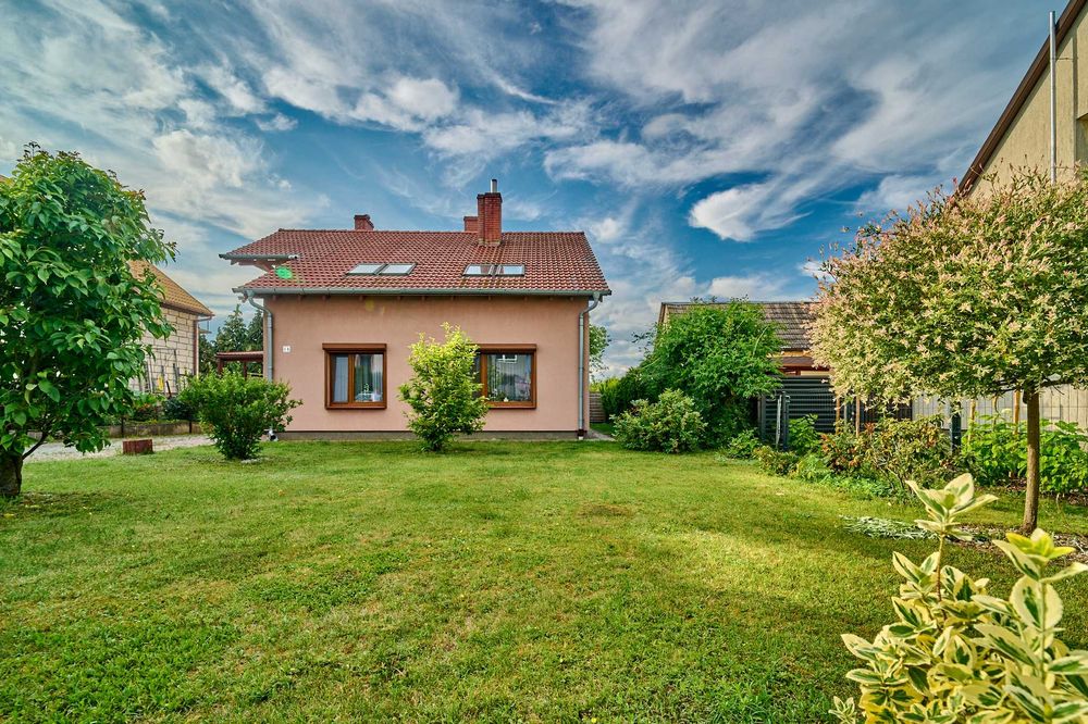 Chodzież ul. Słoneczna dom 180 m2 działka 4847 m2, garaż, ogród!