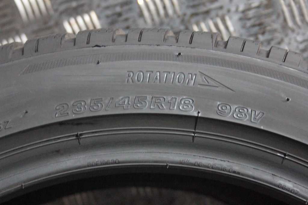 235/45/18 Bridgestone Blizzak LM005 235/45 R18 98V XL 2022r