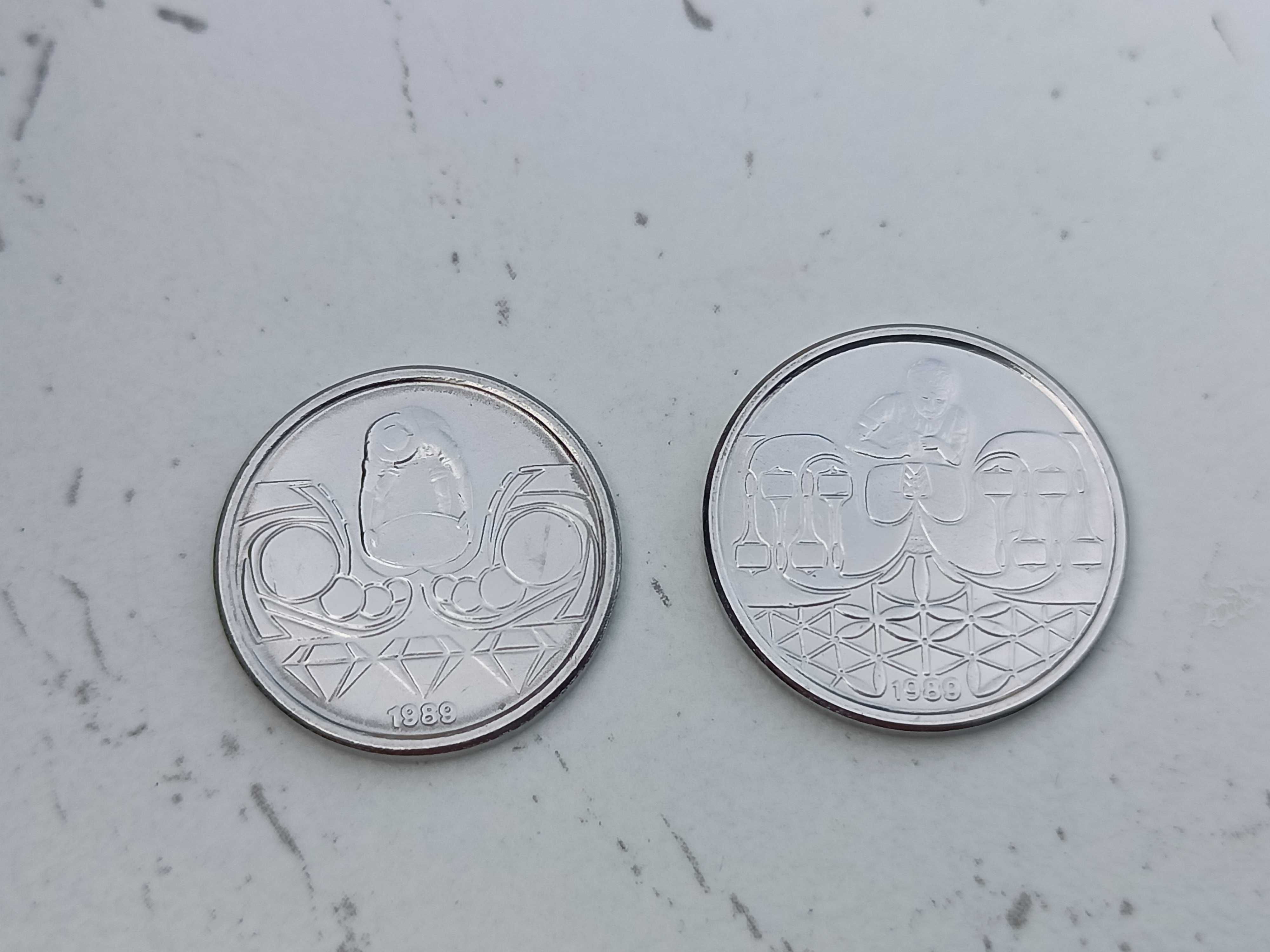 2 Monety kolekcjonerskie 10 i 50 Centavos z 1989