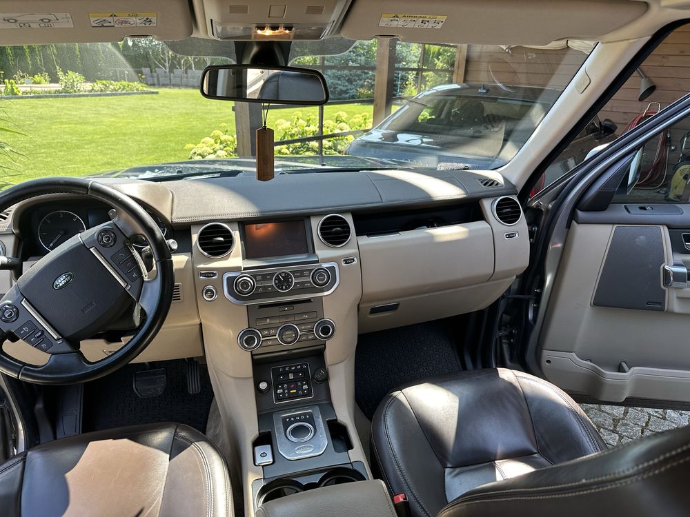 Land Rover Discovery 4