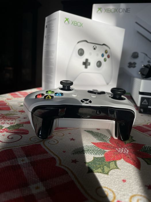Xbox One 500Gb (Ler a descricão)