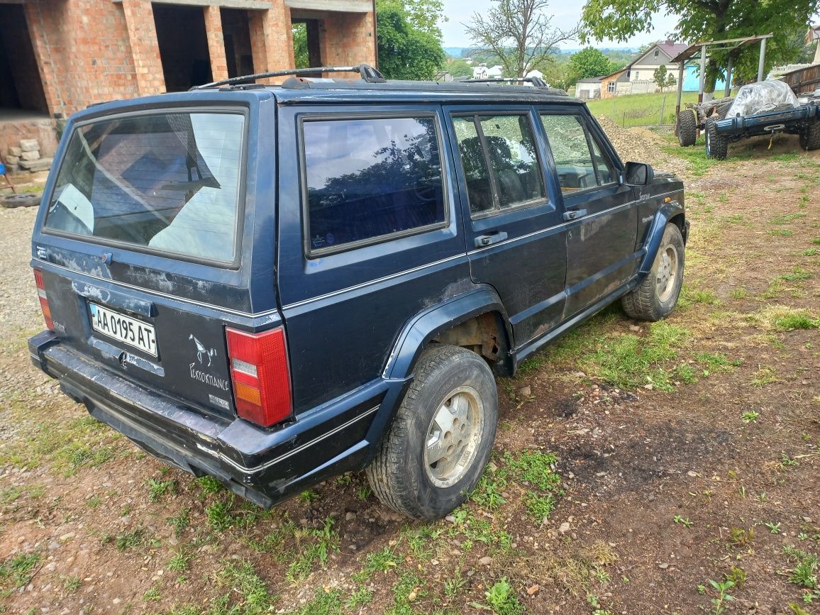 Продам jeep xj 4.0.