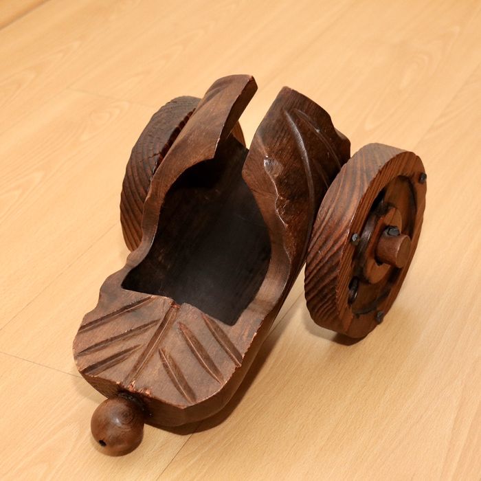 Suporte de garrafa em madeira