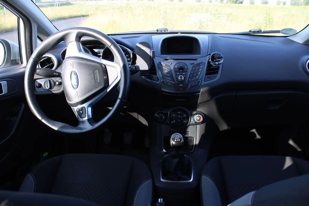 Ford Fiesta Sprzedam Ford Fiesta Benzyna 1.25i 2015r