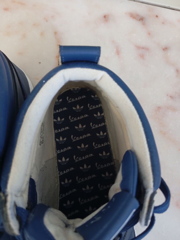 Tênis  bota adidas