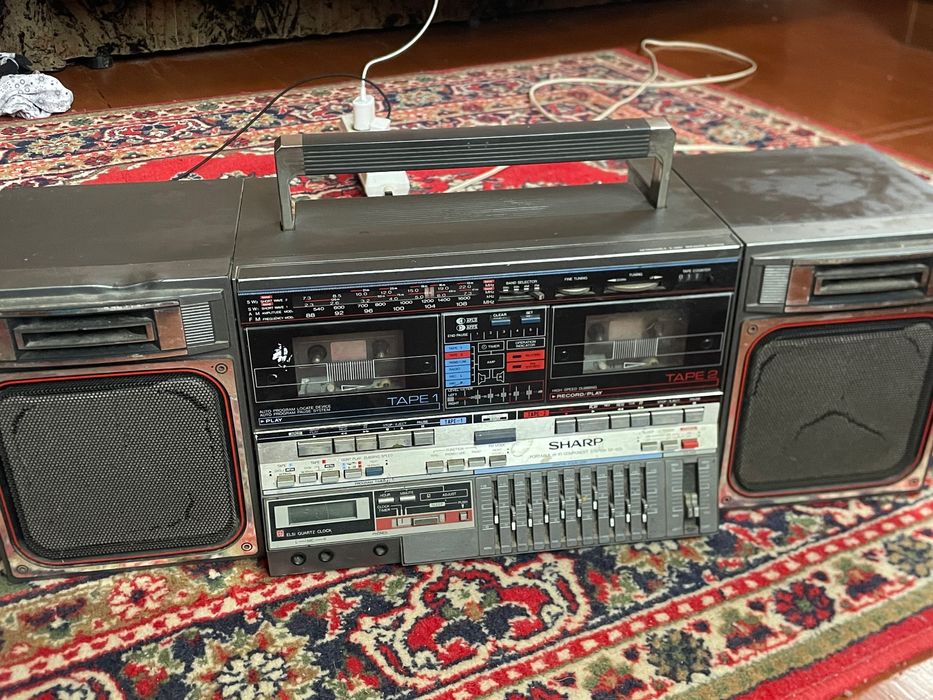 Sharp магнітофон