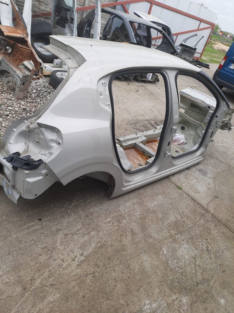 CITROEN C3 III Ćwiartka Podłużnica Próg Słupek błotnik bok prawy