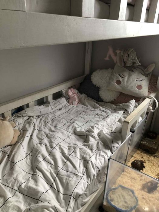 Łóżko pietrowe domek