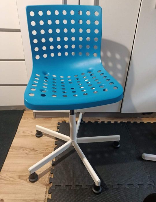 Krzesło Ikea Skalberg różowe, niebieskie