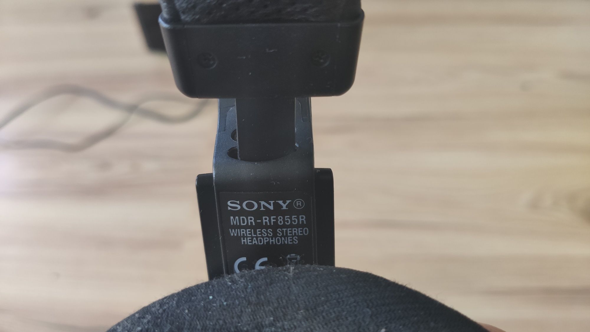 Bezprzewodowe radiowe słuchawki Sony MDR-RF855R