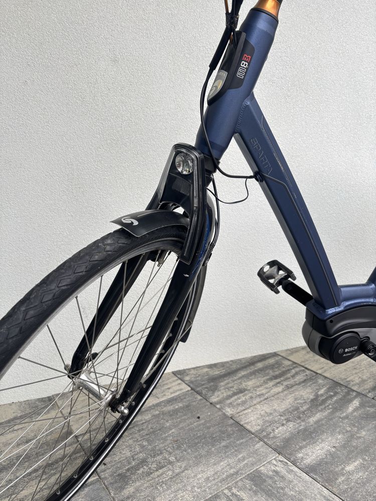 Elektryczna Sparta M8 B, centralny Bosch Active, Magura
