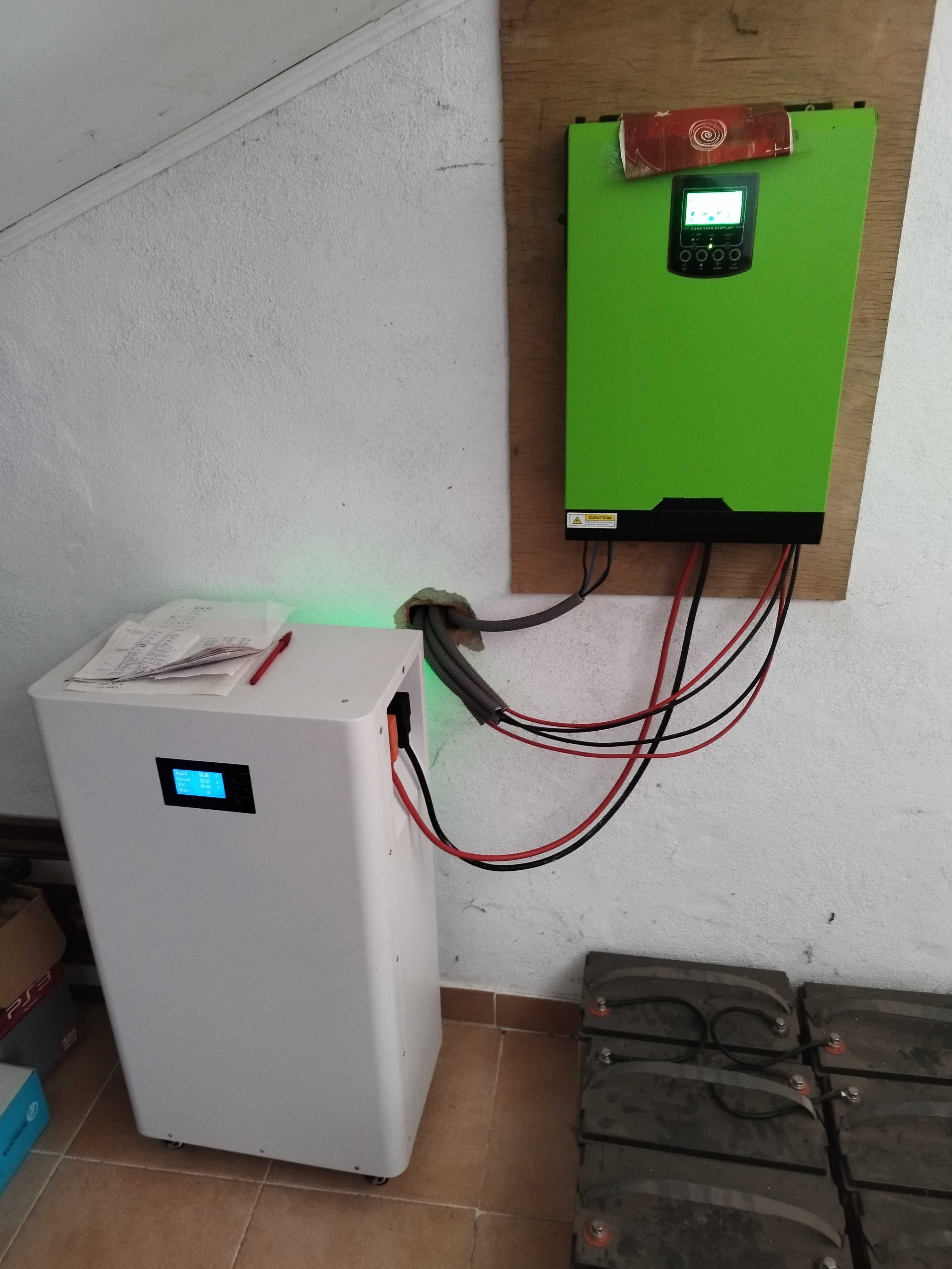 Inversor híbrido + baterias + 12 painéis solares