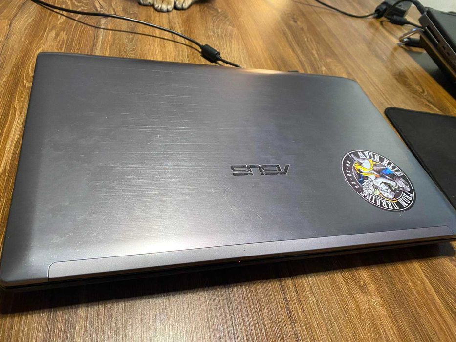 Ноутбук Asus X5MJ Intel i3, 4Гб ОЗУ, Geforce GT335M 1GB, 500Гб HDD