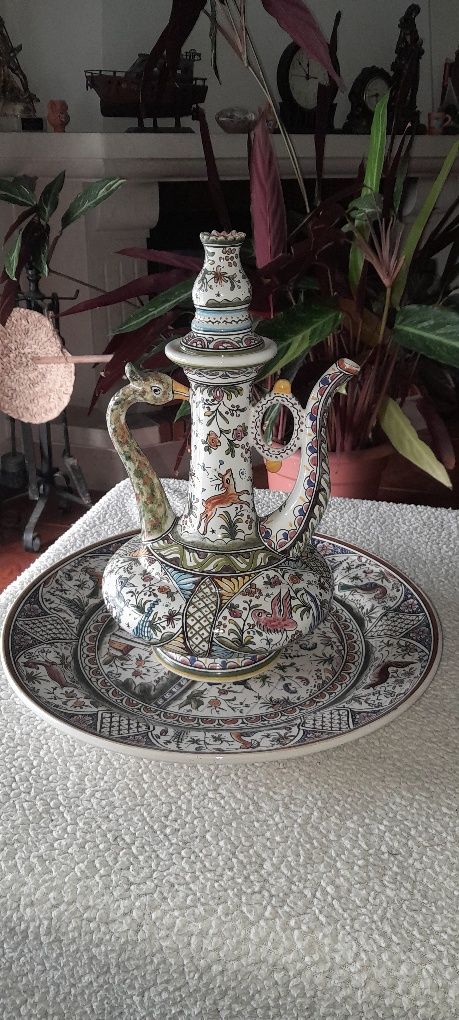 Jarro mais prato    antiga de Coimbra século dezassete