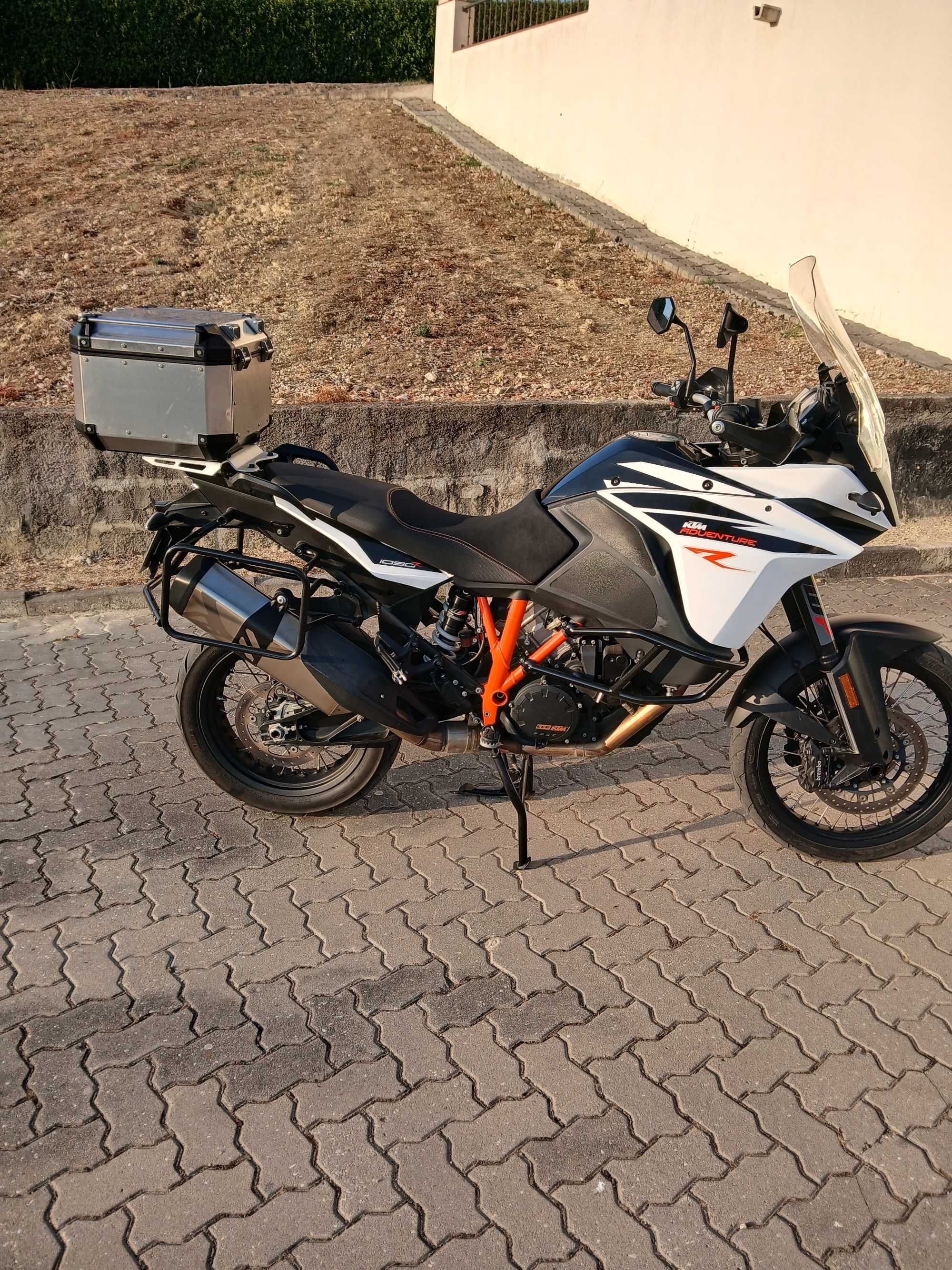 KTM Adenture 1090 R