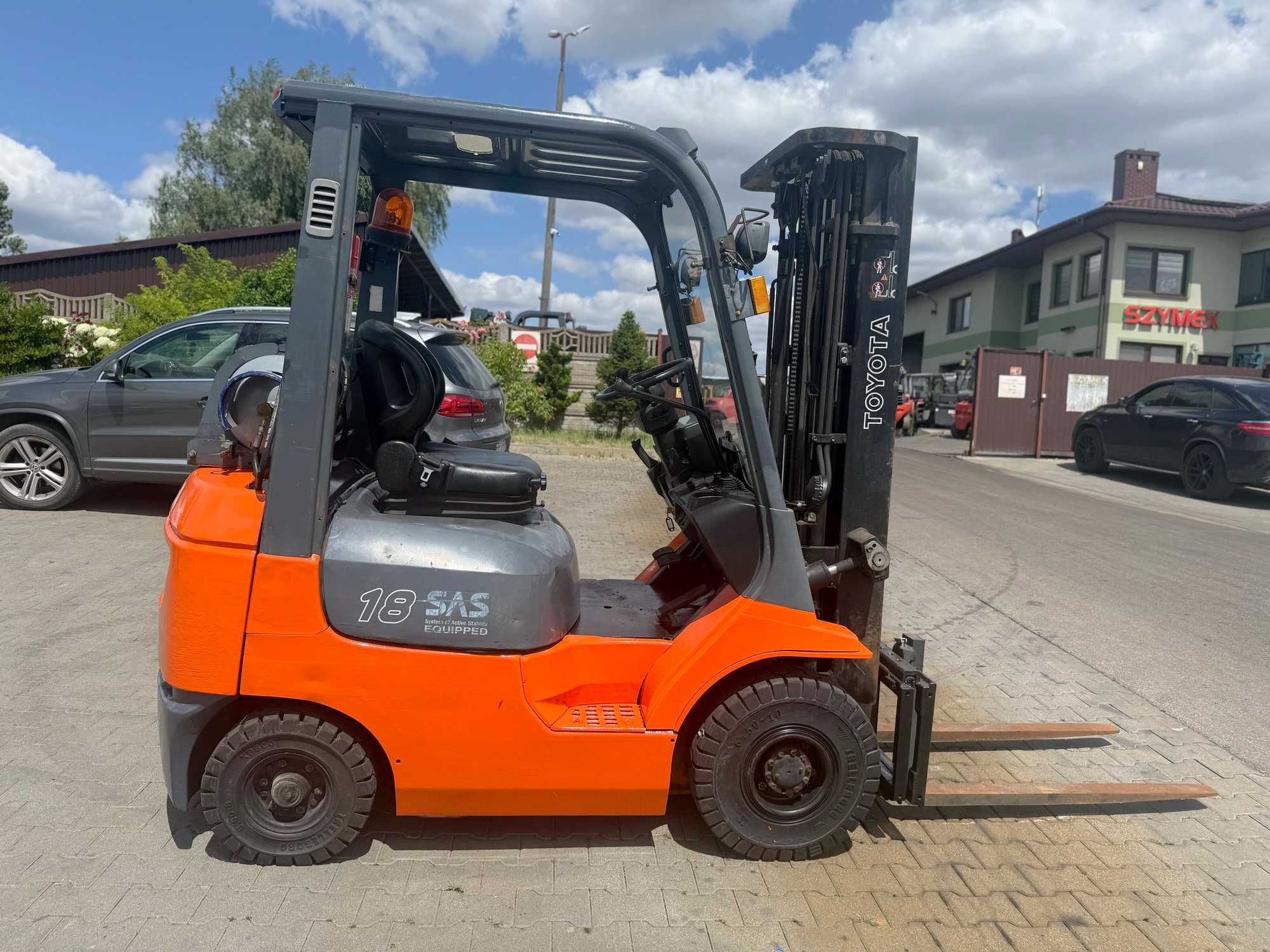 wózek widłowy TOYOTA 42-7FGF18 LPG 1800kg Triplex 4.70m 2002' 10700mtg