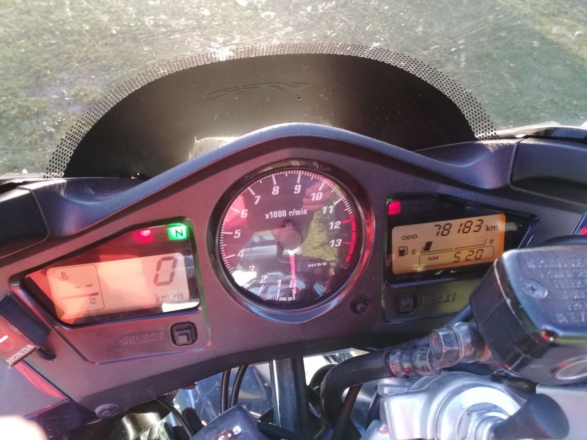 Sprzedam Honda VFR 800