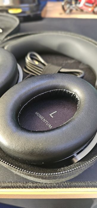 Sennheiser  MOMENTUM 4 (novos)