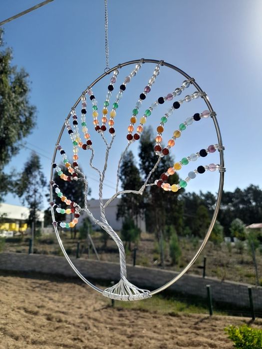 Árvores de vida com pedras naturais