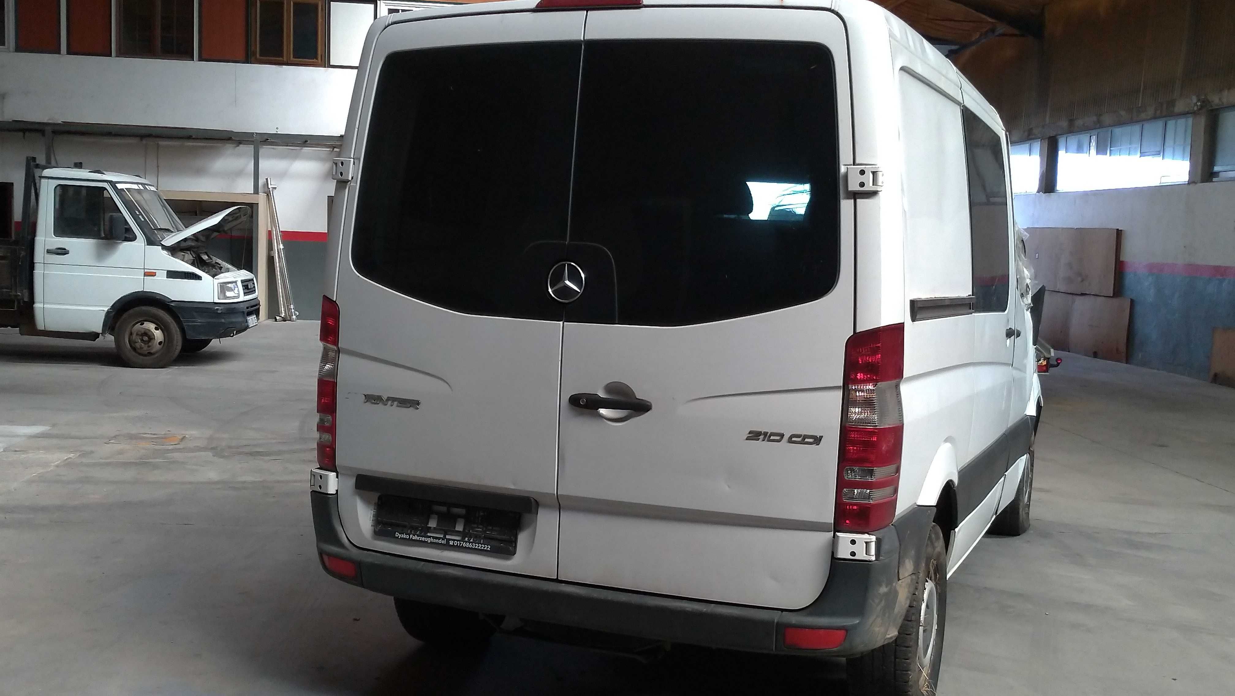 Porta, portas tras Mercedes Sprinter L1H1, L2H1 (W906).2006/2018.