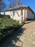 Продам частину будинку в районі Інституту зв'язку.