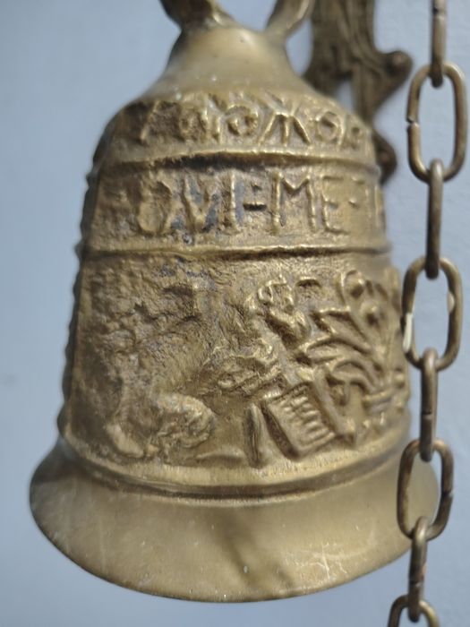 Mosiężny dzwon ścienny