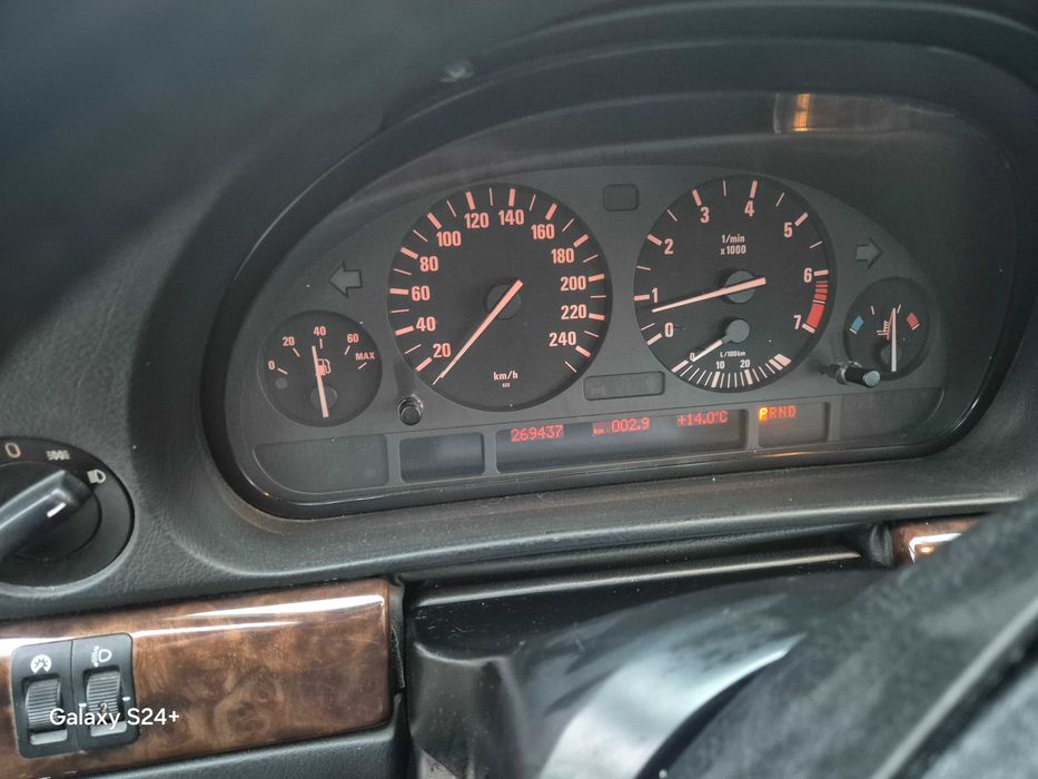 Sprzedam bmw e38 728i