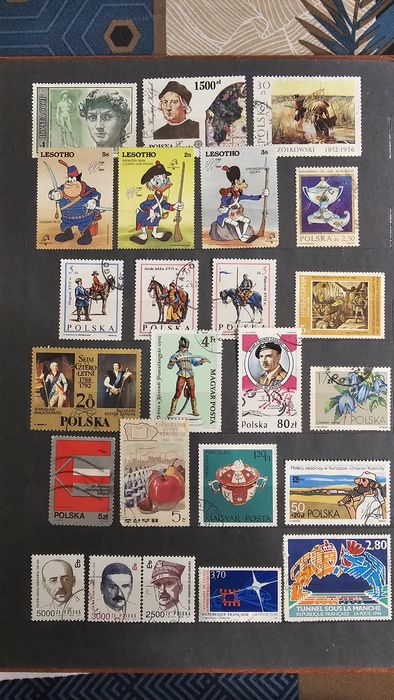 Klaser filatelistyczny + znaczki