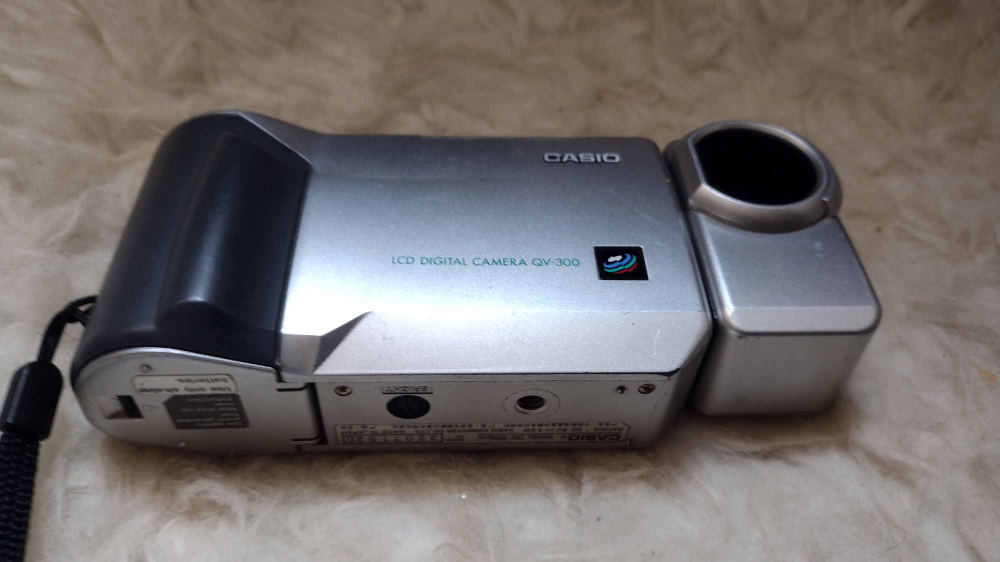 Casio LCD Digital Camera QV-300, fajny retro aparat cyfrowy