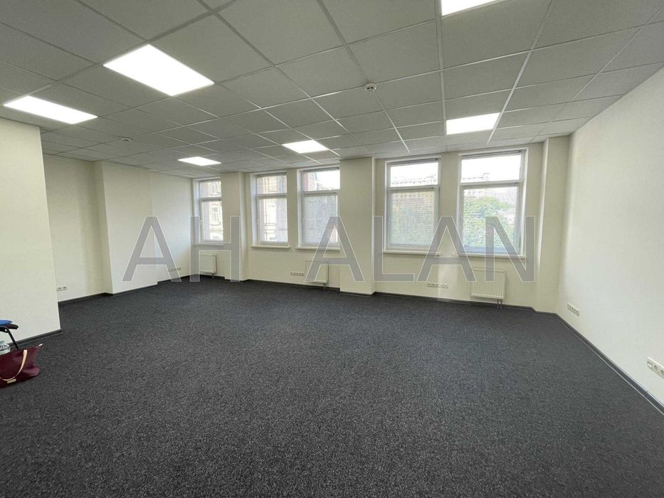 Оренда офісу на Подолі, метро Контрактова площа, новий ремонт