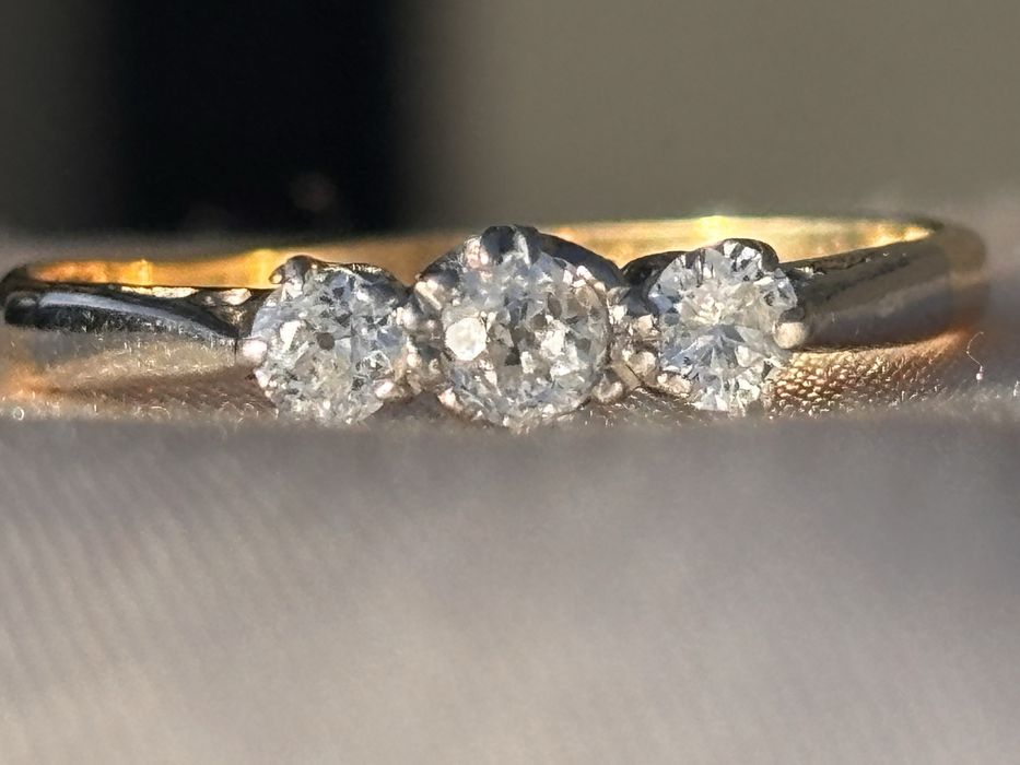 Pierścionek złoty Angielski 18k Au750 Vintage z diamentami